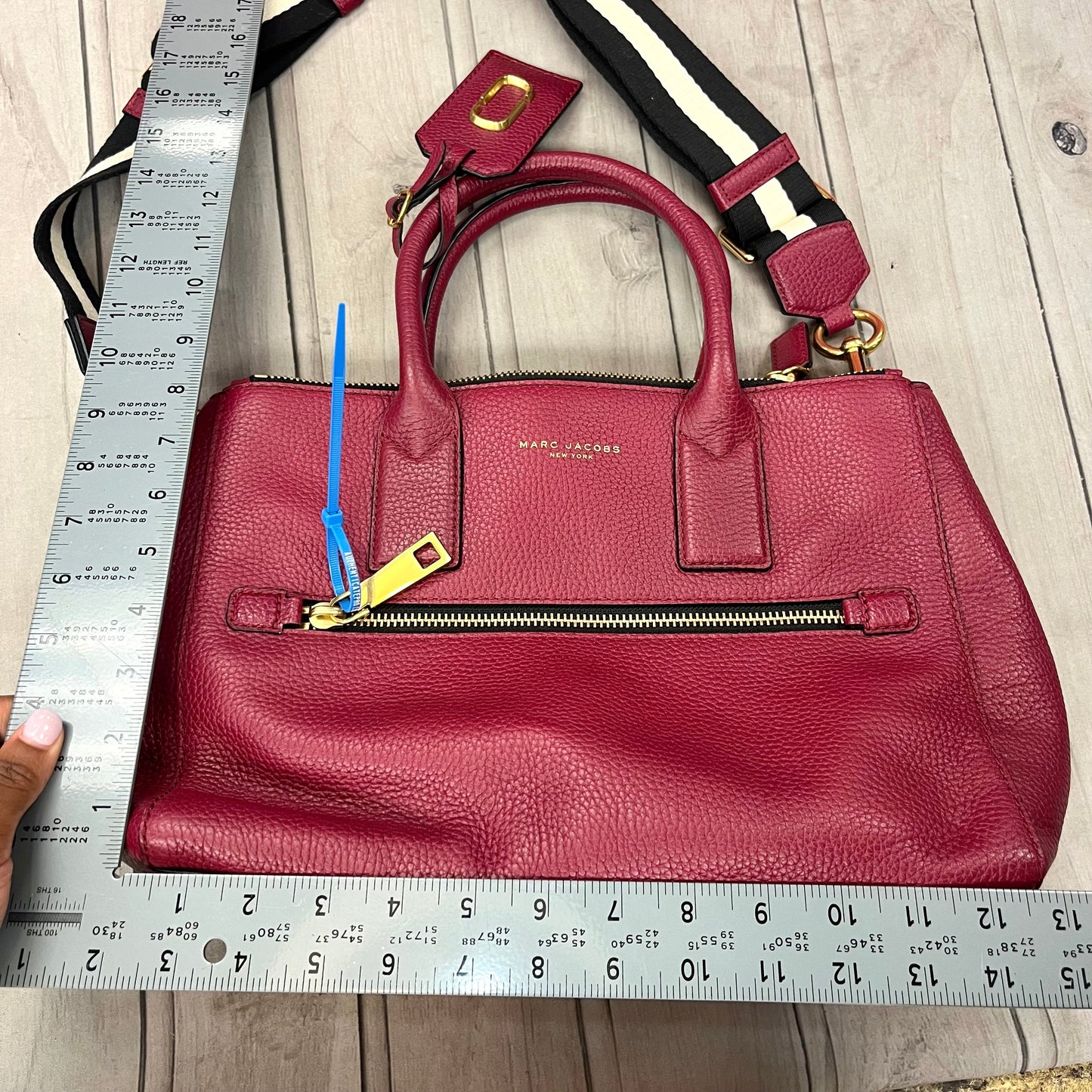 Handbag Designer By Marc Jacobs, Size: Medium