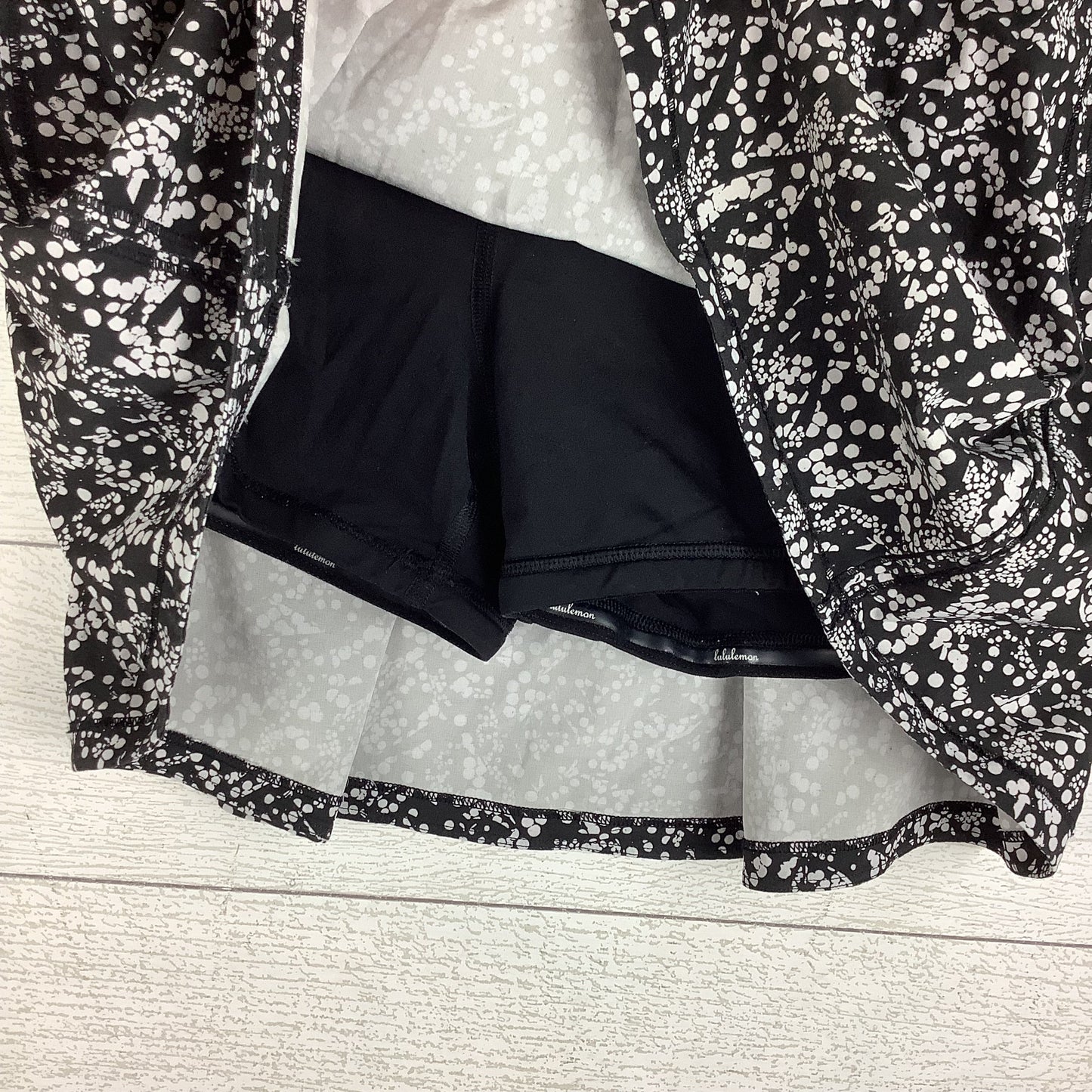 Athletic Skort By Lululemon In Black & White, Size: 8