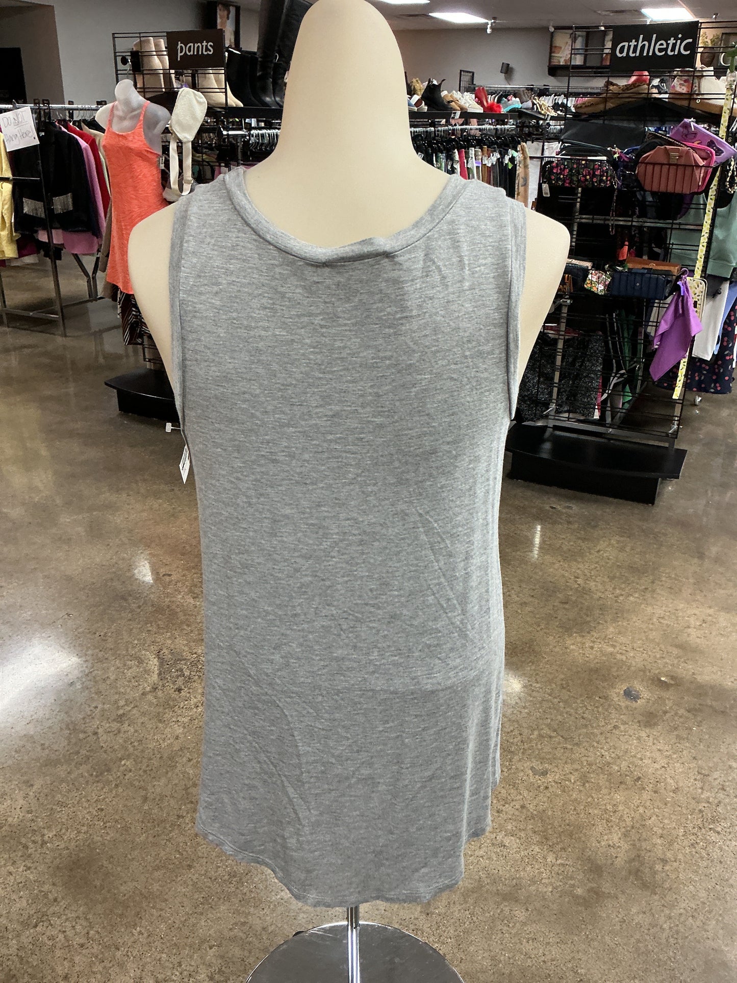 Top Sleeveless Basic By Clothes Mentor In Grey, Size:S