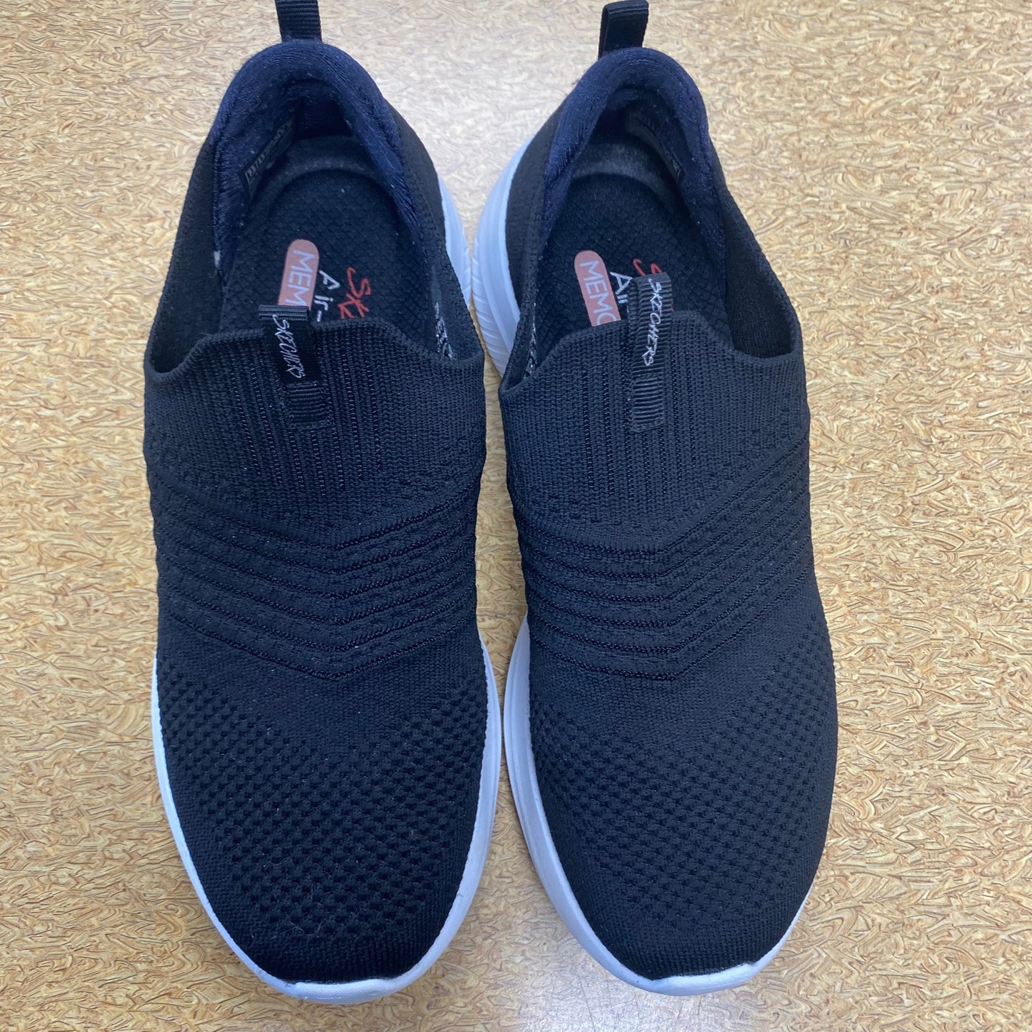 Shoes Athletic By Skechers In Black, Size:7.5