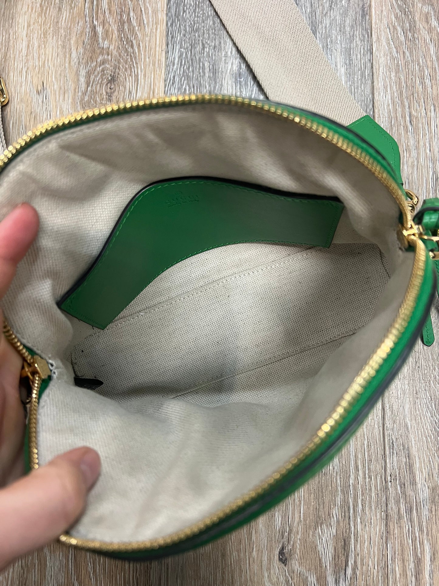 Handbag Luxury Designer By Gucci, Size: Small
