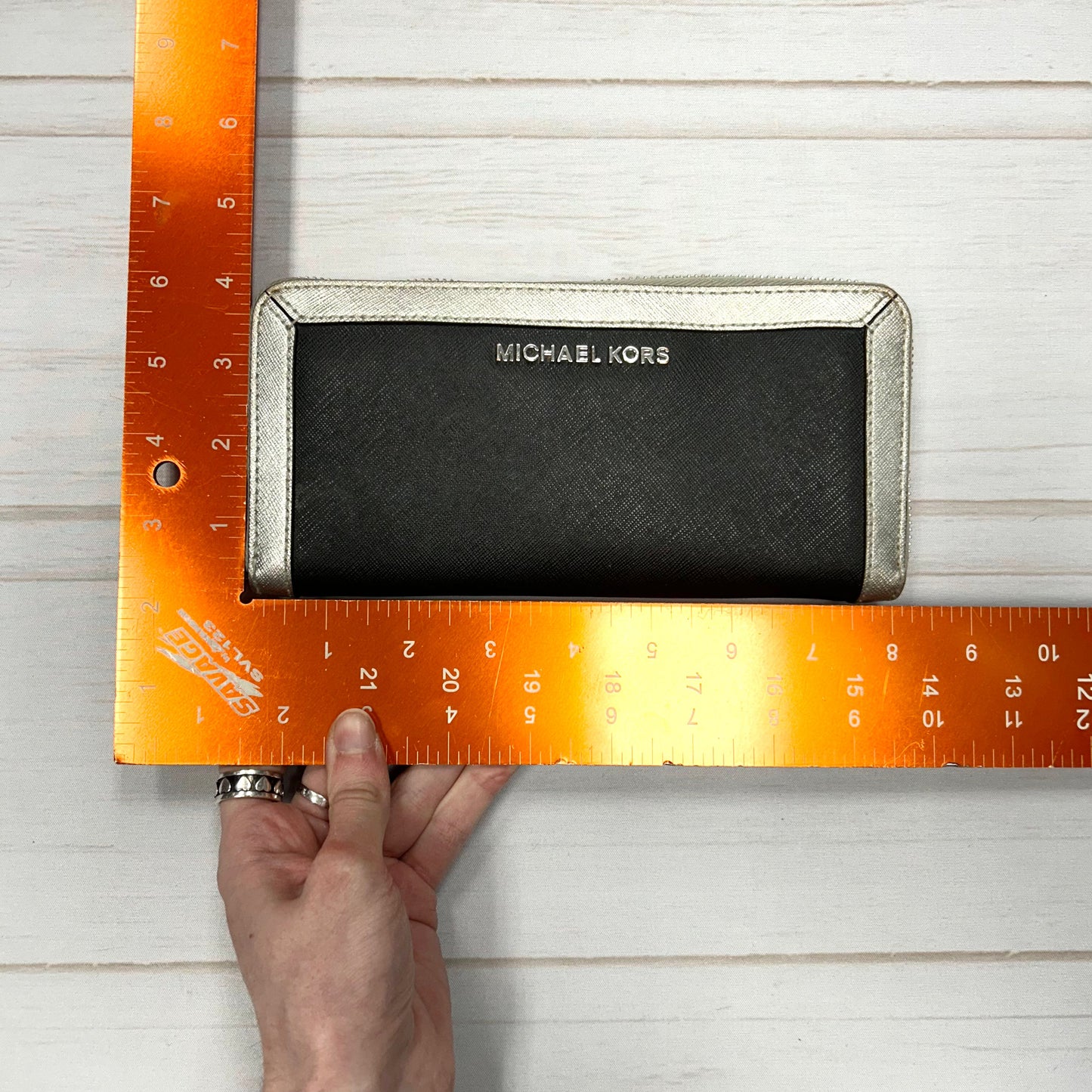 Wallet Designer By Michael By Michael Kors Size: Large