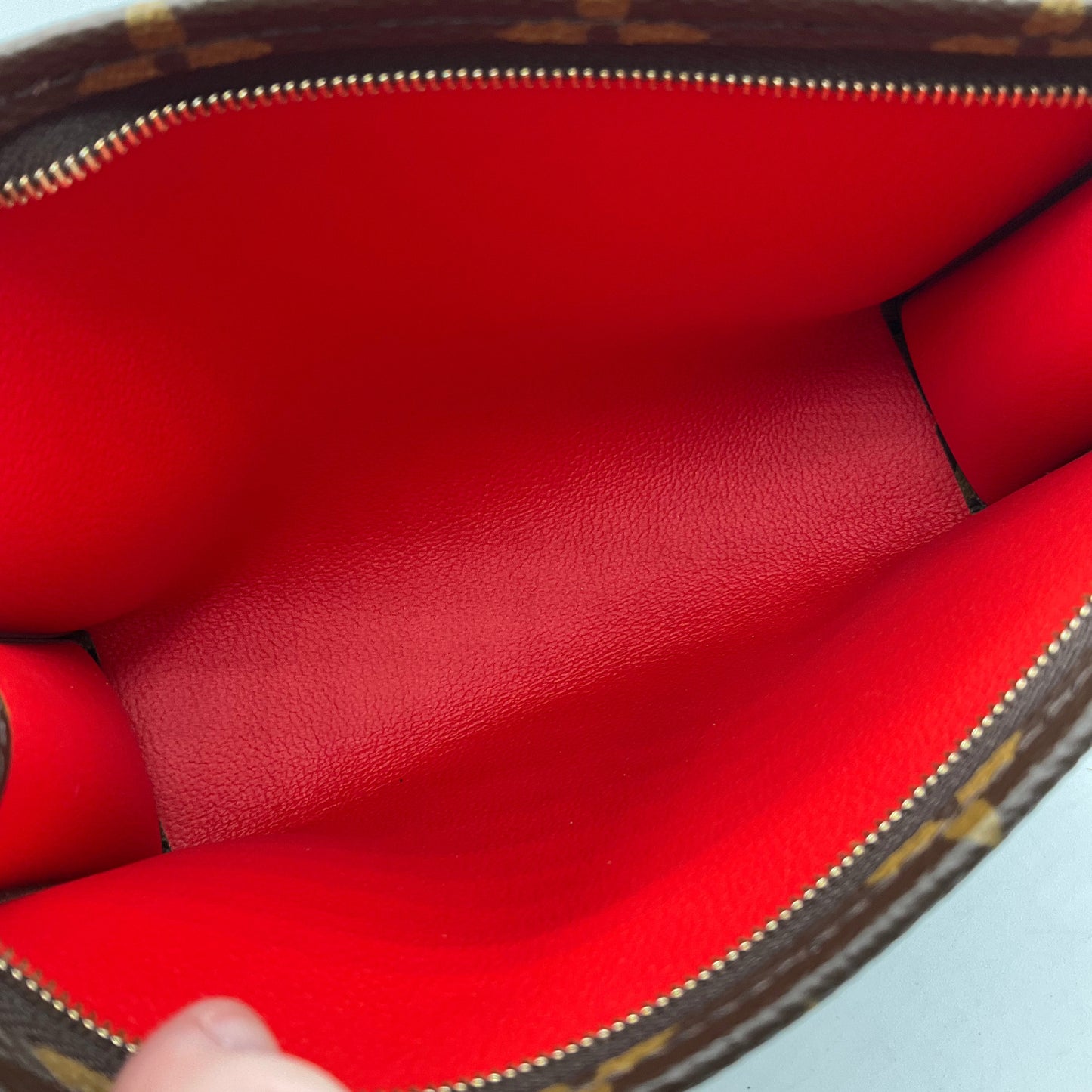 Makeup Bag Luxury Designer By Louis Vuitton, Size: Small