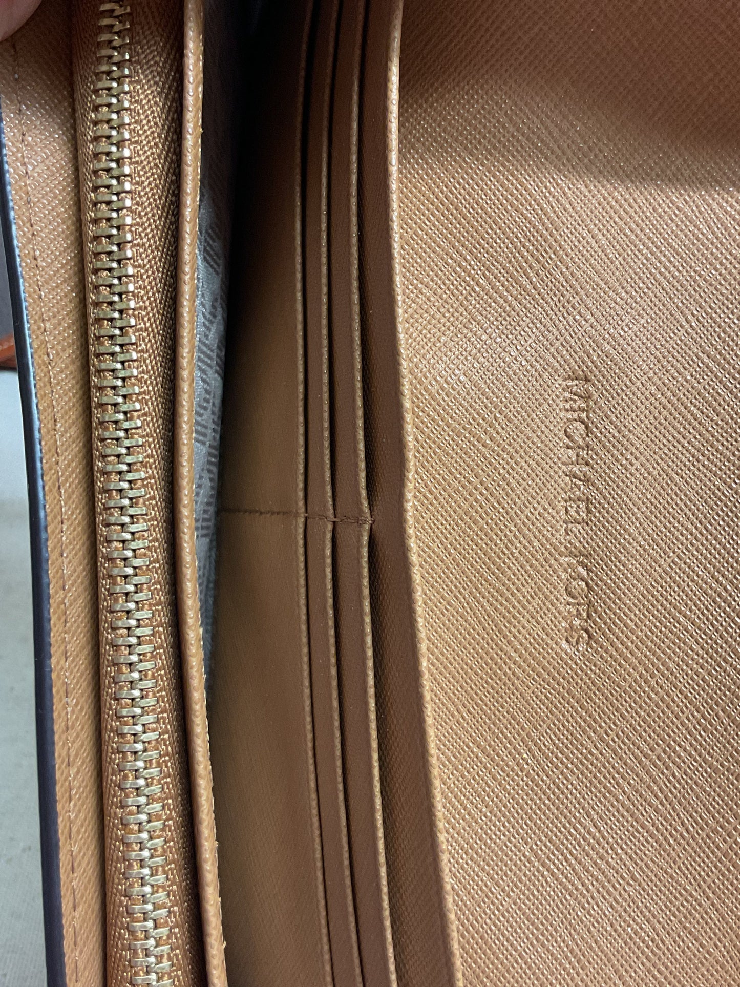 Wallet Designer By Michael Kors In Tan & White, Size:Medium