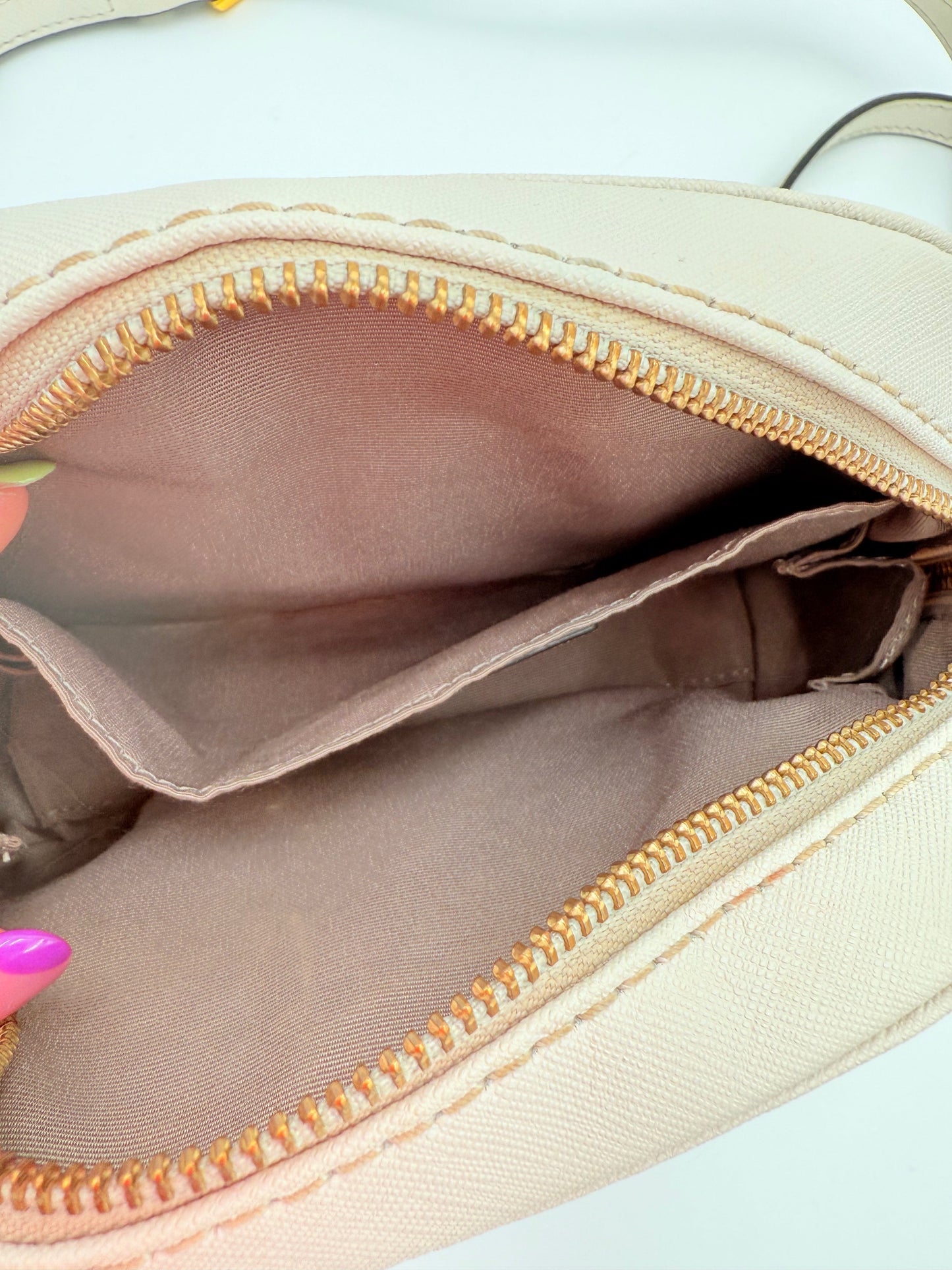 Crossbody Luxury Designer By Marc Jacobs, Size: Small