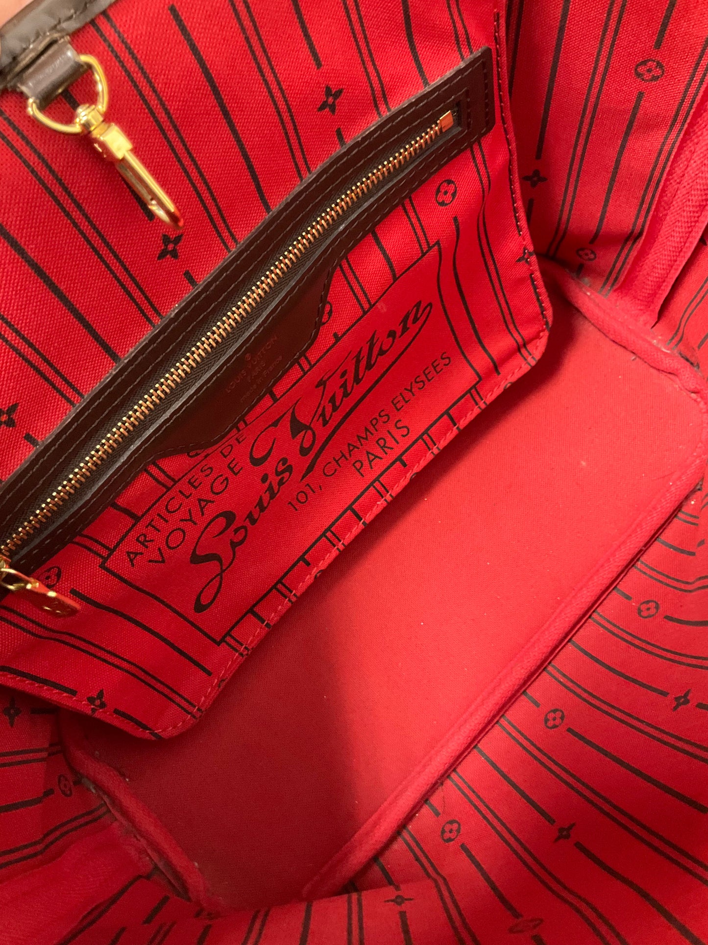 Handbag Luxury Designer By Louis Vuitton, Size: Medium