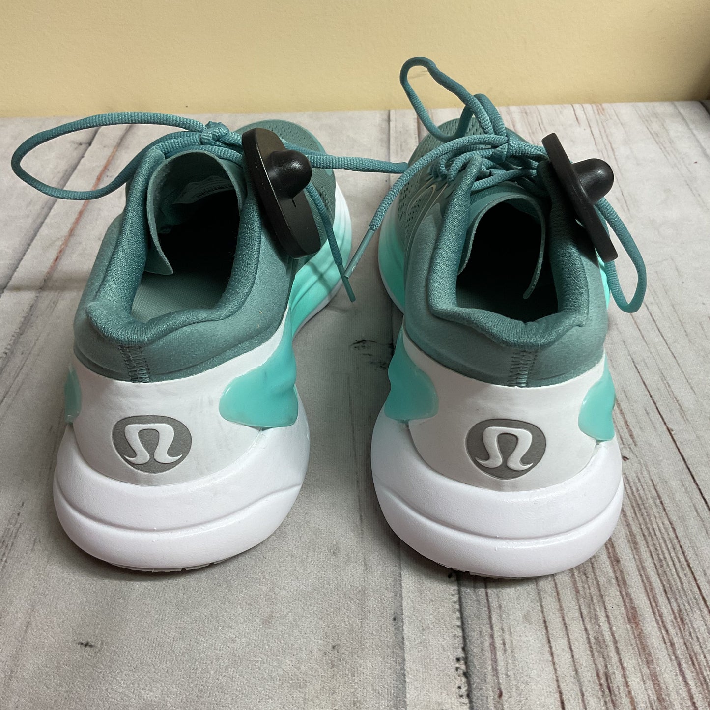 Shoes Athletic By Lululemon In Green & White, Size:7.5