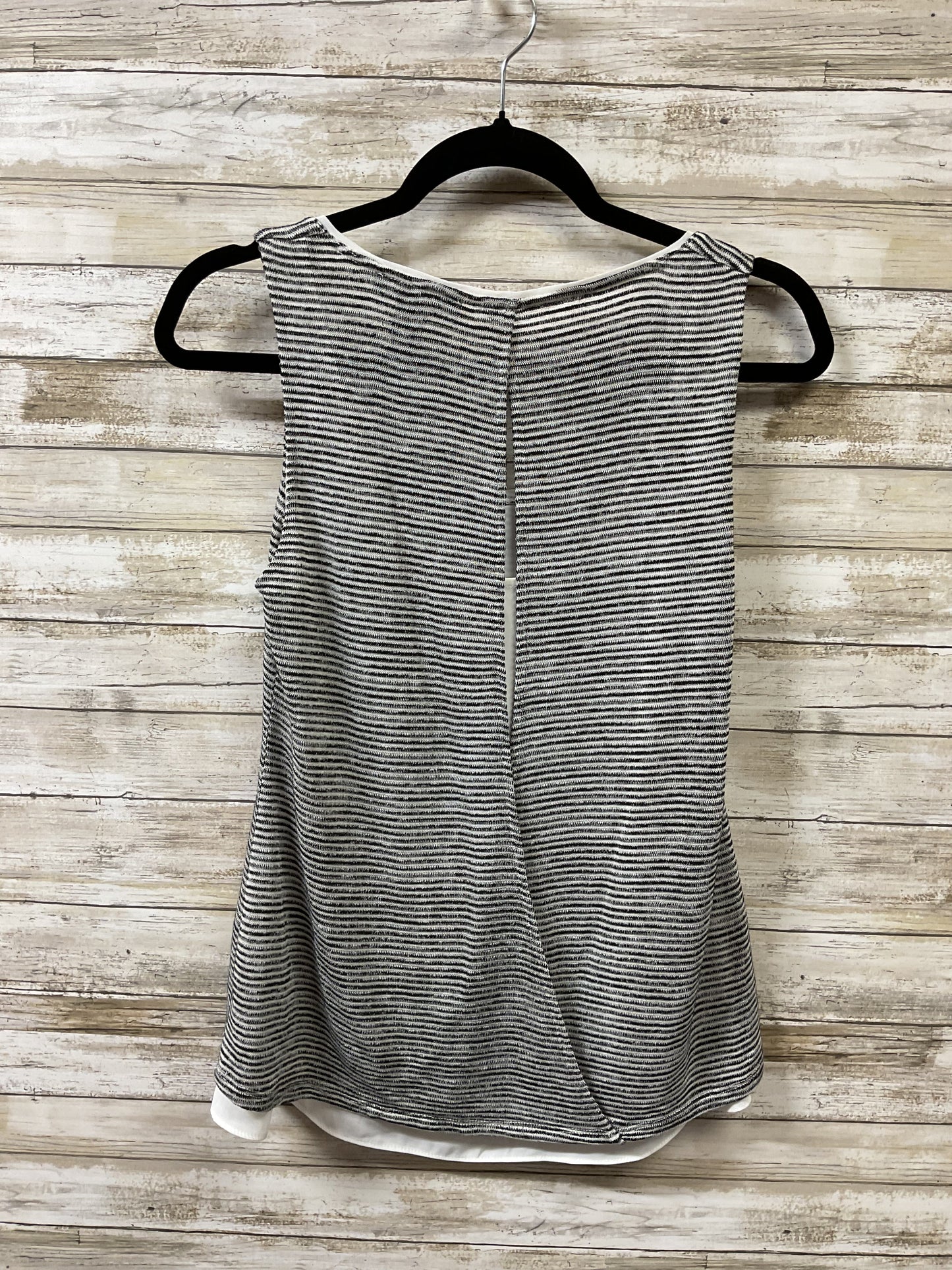 Top Sleeveless By White House Black Market In Black & White, Size:Xs