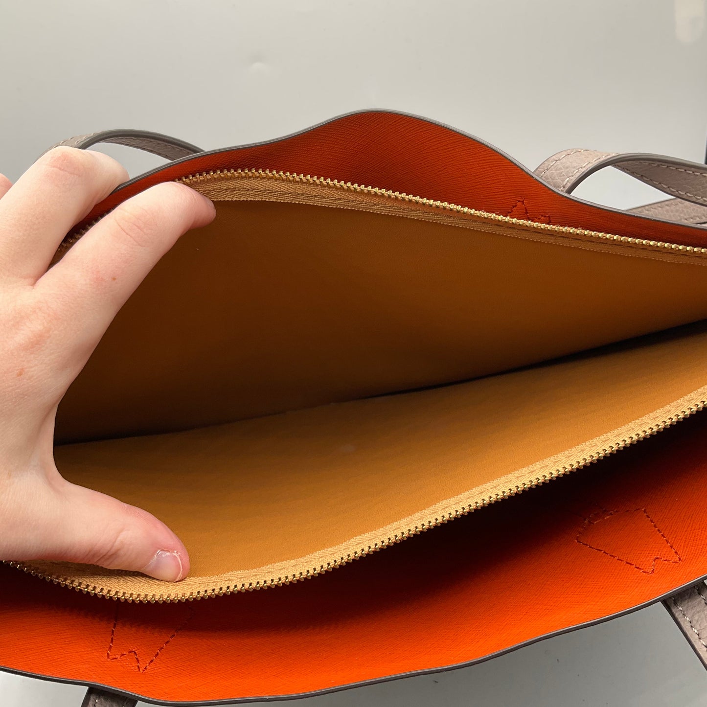 Handbag Designer By Tory Burch, Size: Large