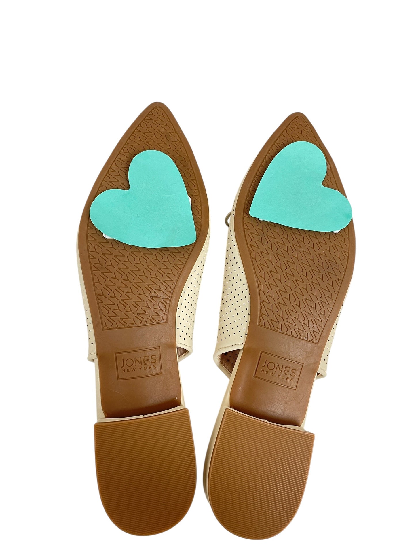 Shoes Flats By Jones New York In Cream, Size:10