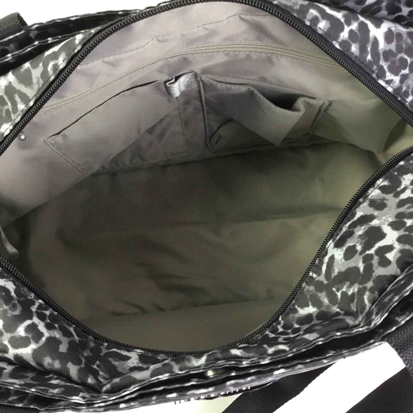 Duffle And Weekender By Baggallini, Size: Small