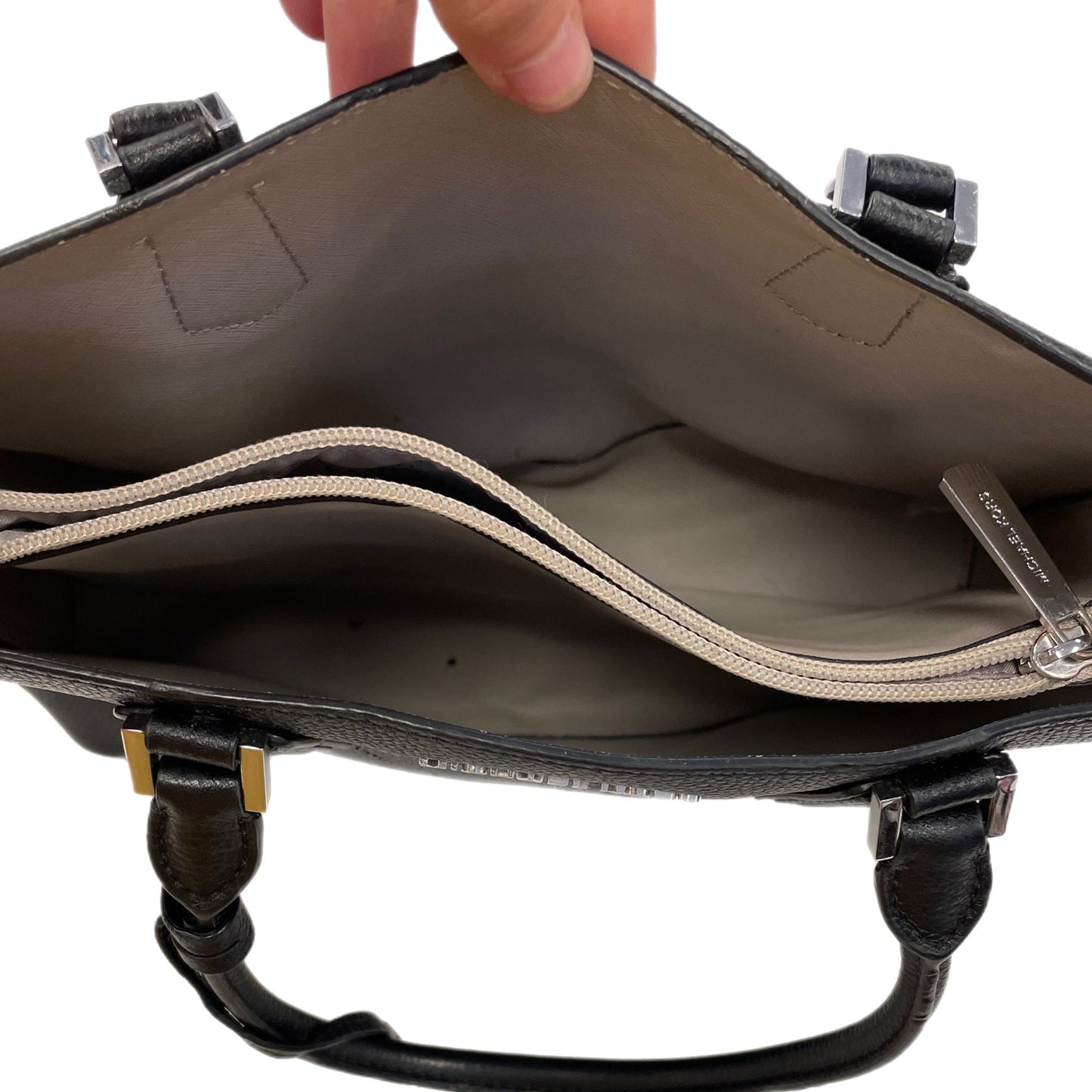 Handbag Designer By Michael Kors Size: Medium