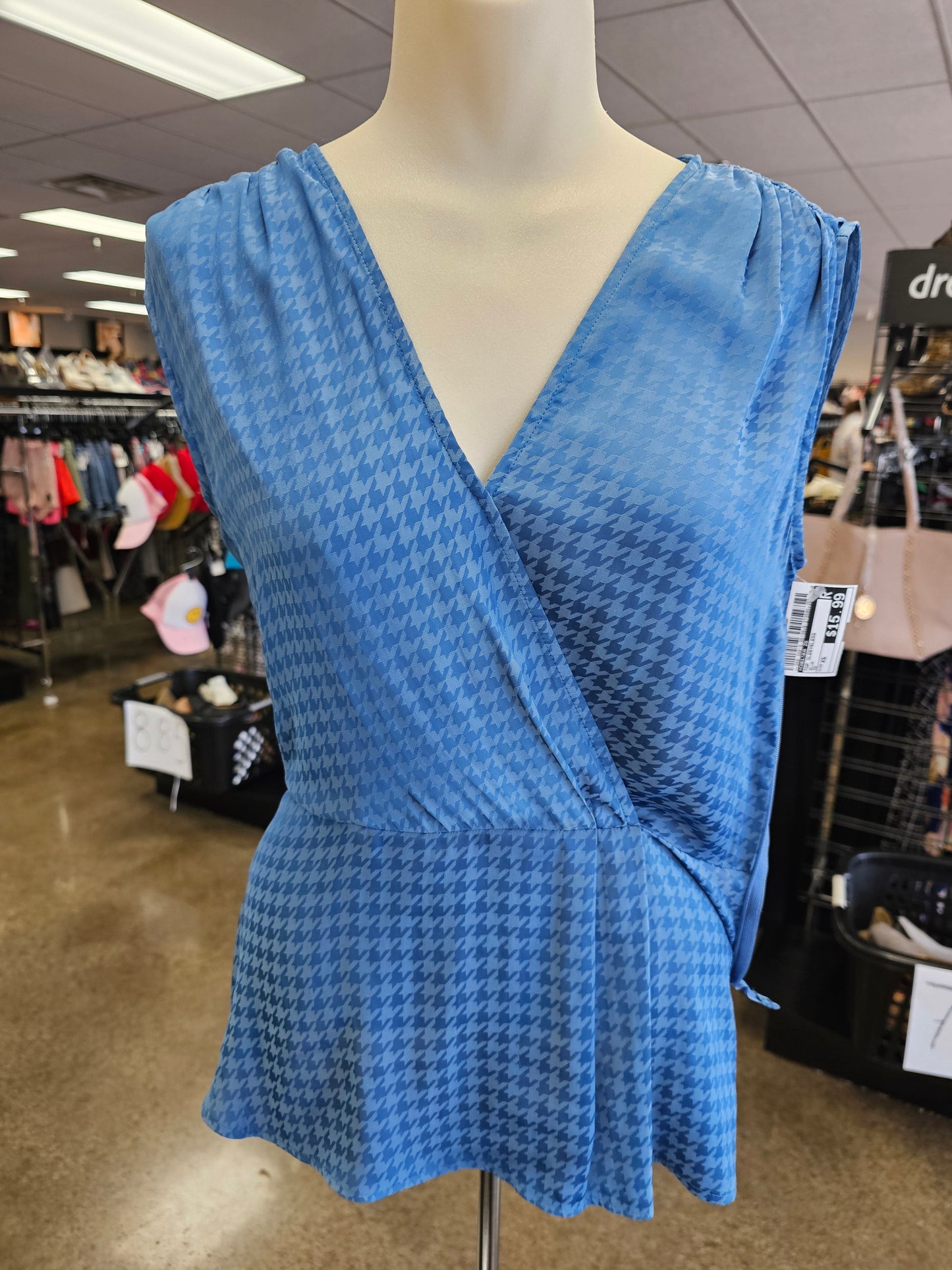 Top Sleeveless By Chelsea 28 In Blue, Size:Xs