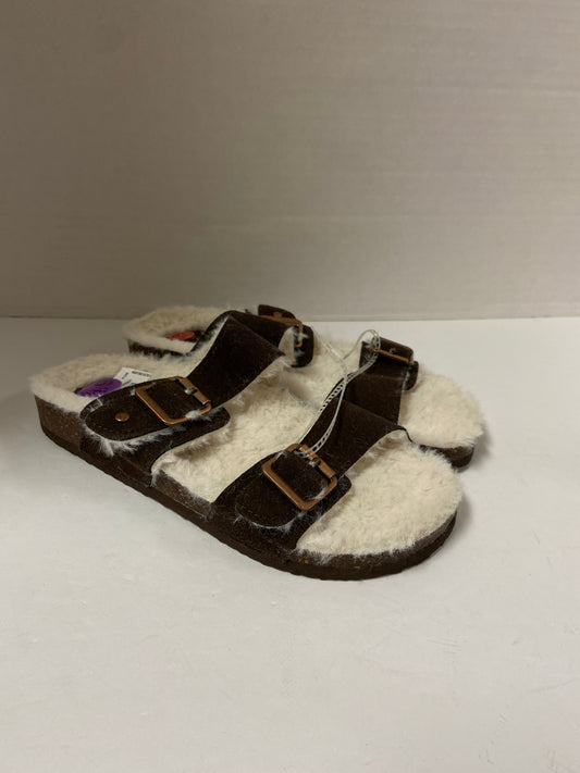 Sandals Flats By Madden Girl  Size: 6.5