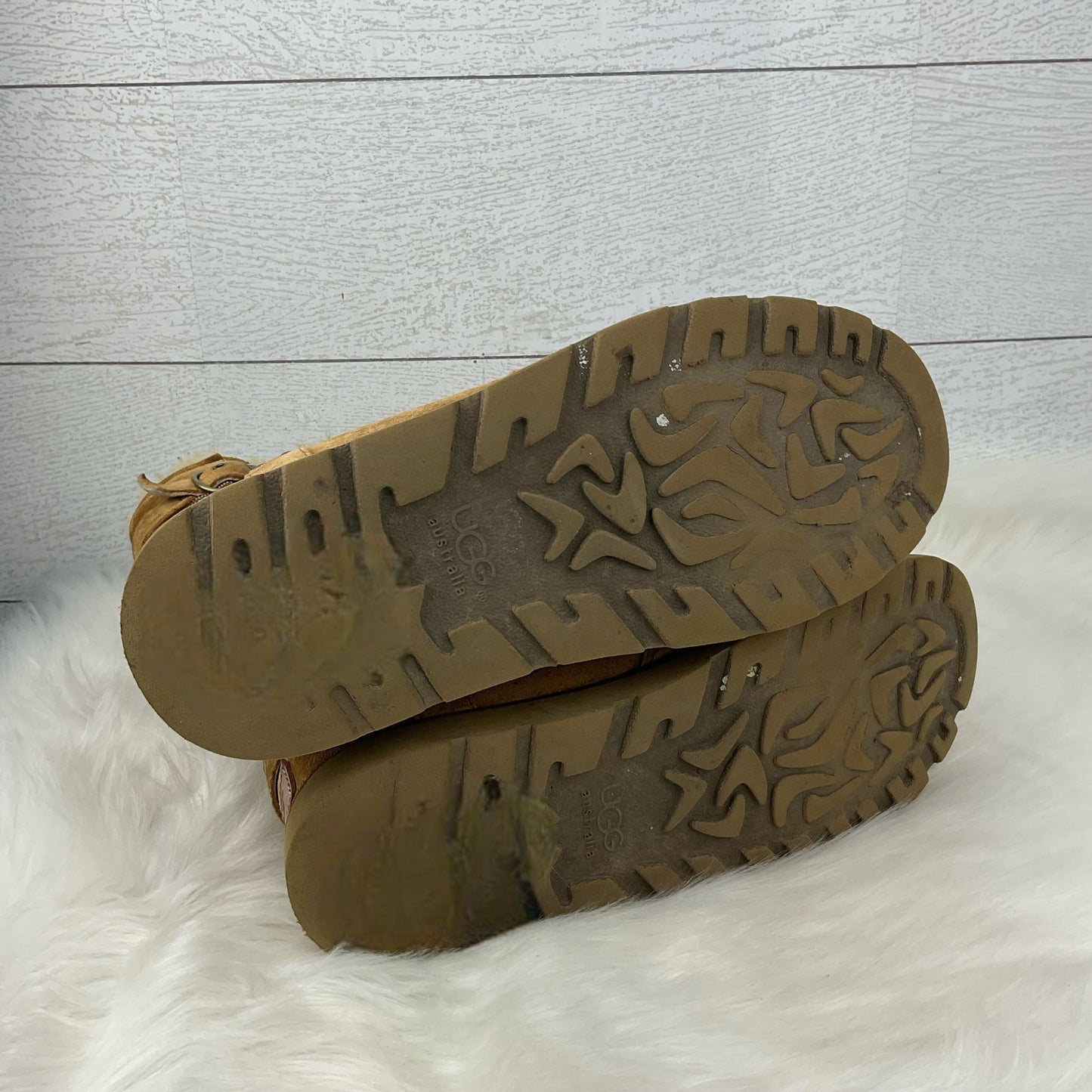 Boots Designer By Ugg Size: 6