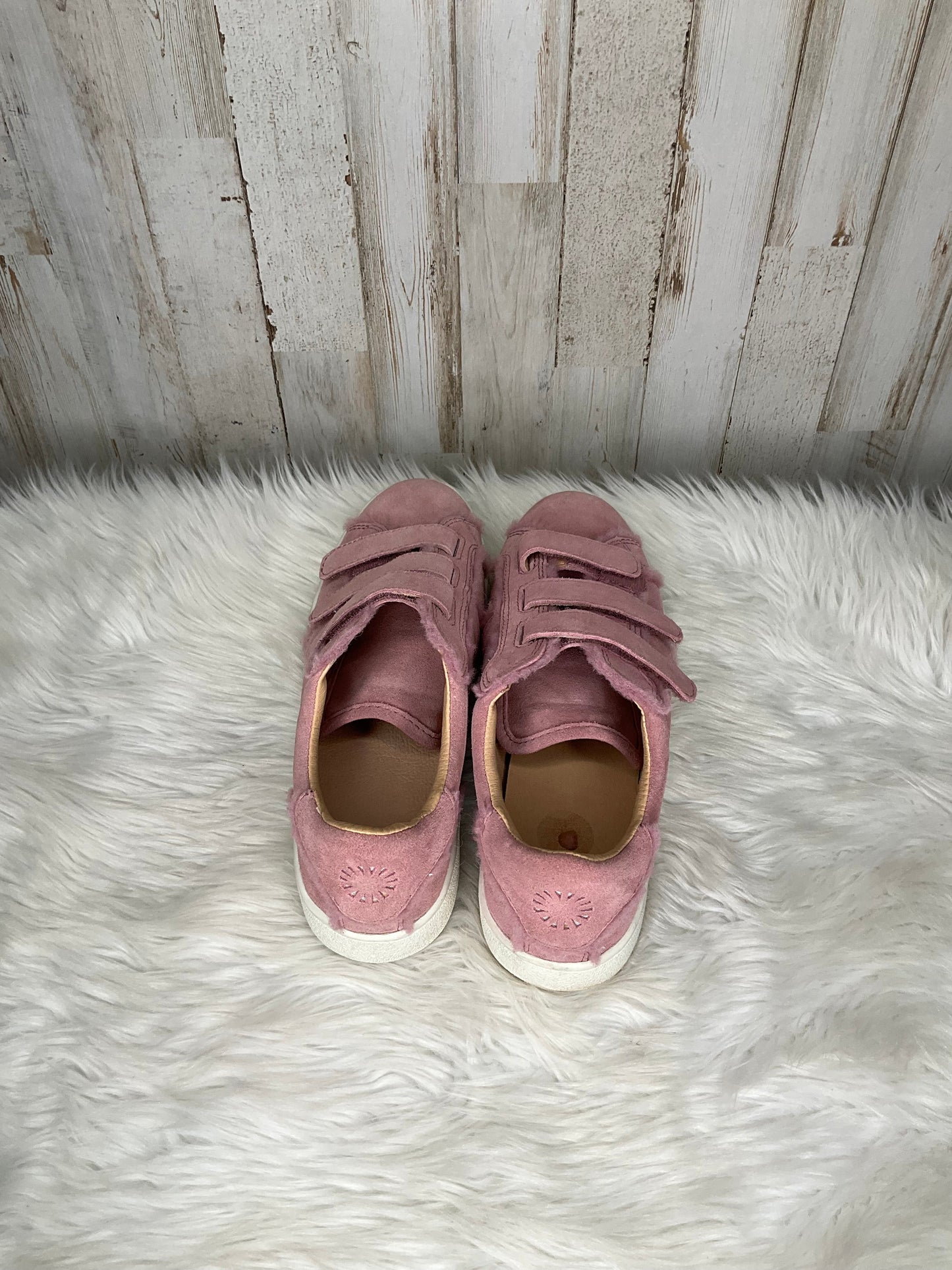 Shoes Sneakers By Ugg Size: 8