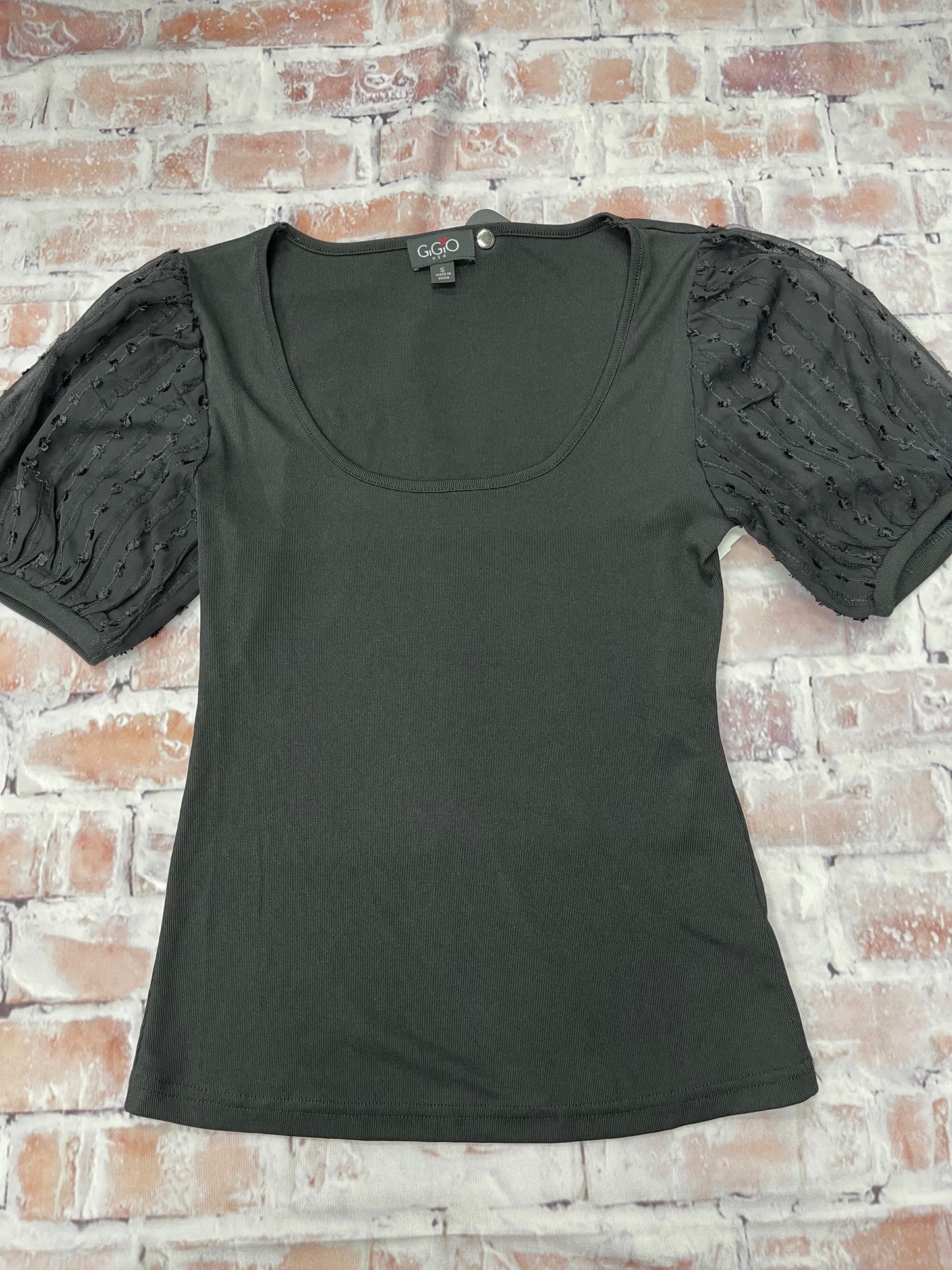 Top Short Sleeve By Gigio In Black, Size: S