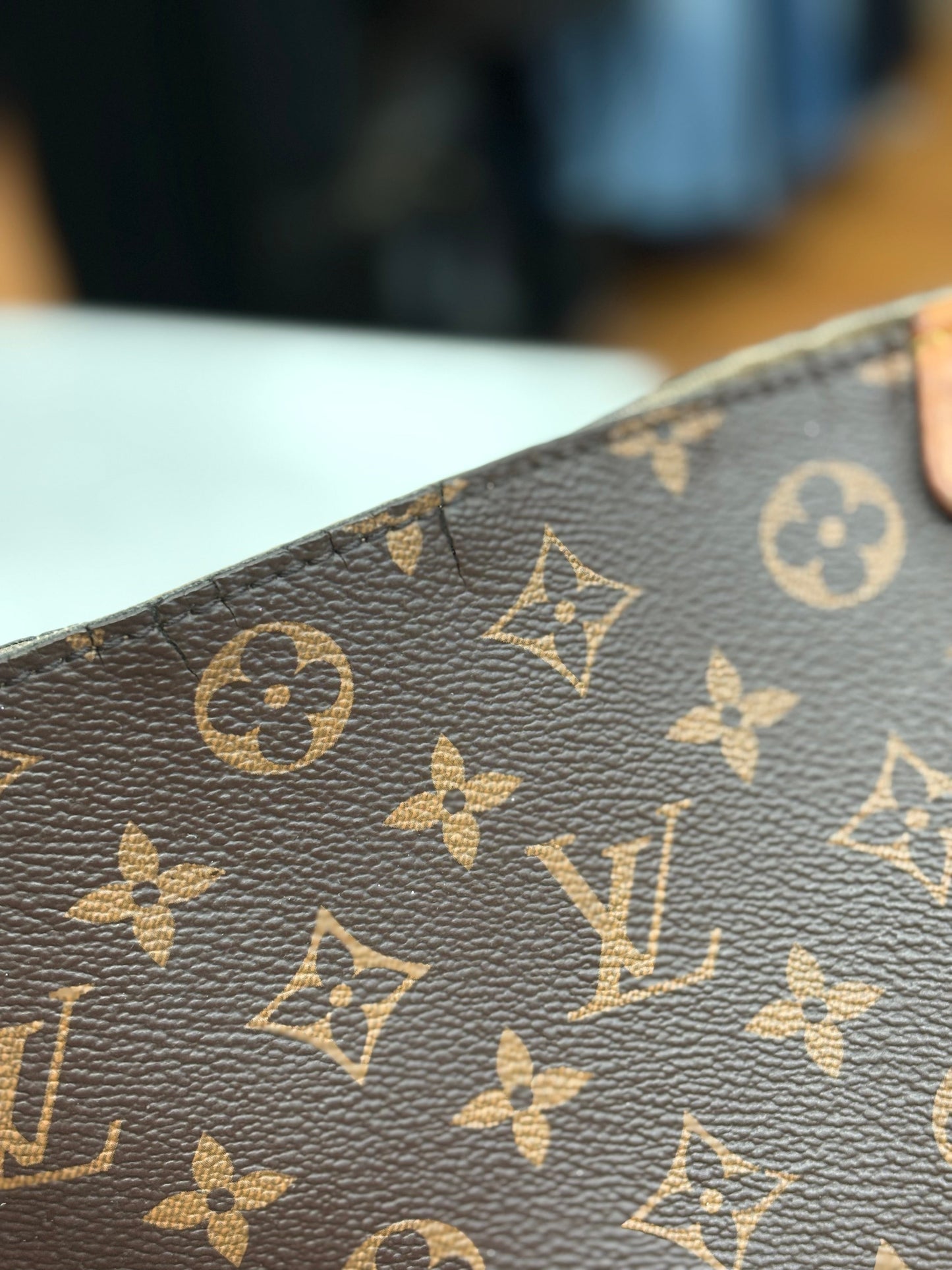 Handbag Luxury Designer By Louis Vuitton, Size: Large