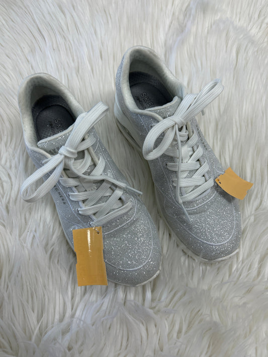 Shoes Athletic By Skechers In Silver, Size:6