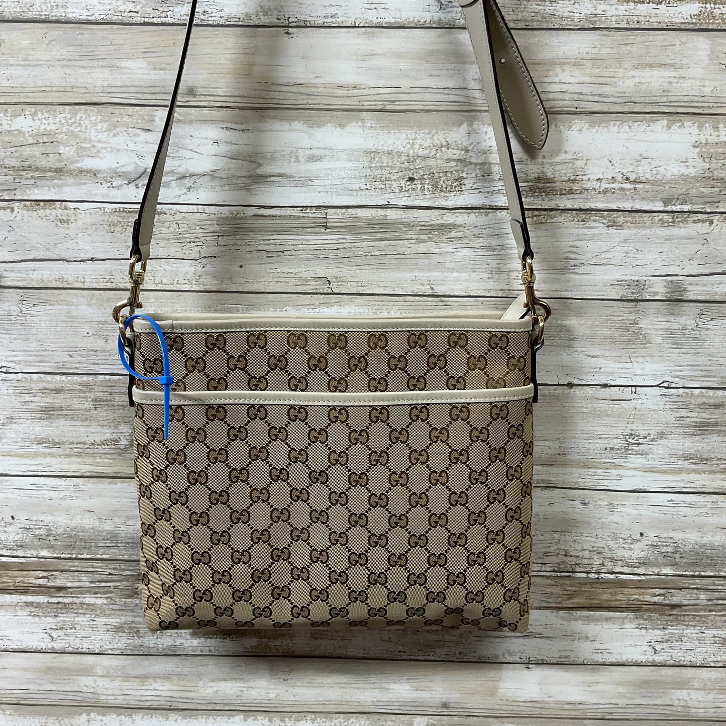 Crossbody Luxury Designer By Gucci In Cream & White, Size:Large