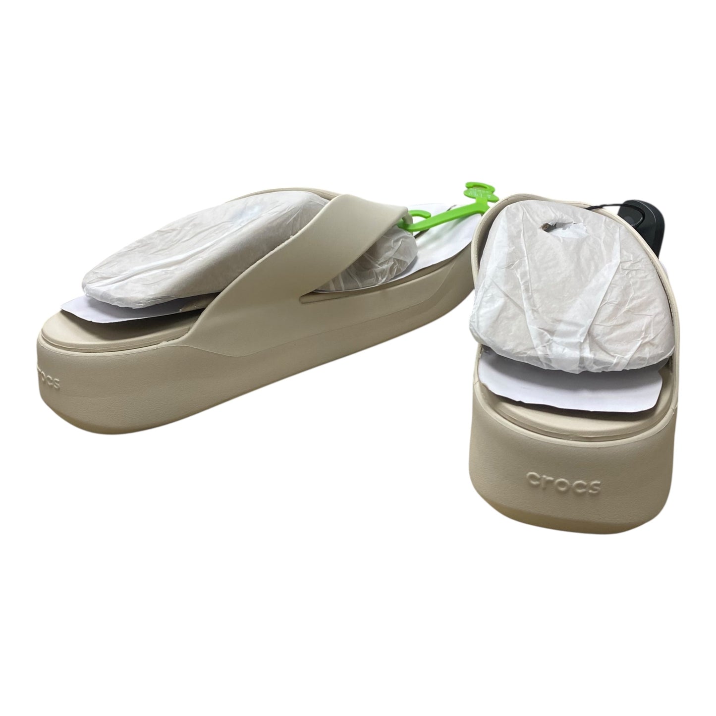 Sandals Flats By Crocs In Ivory, Size:10