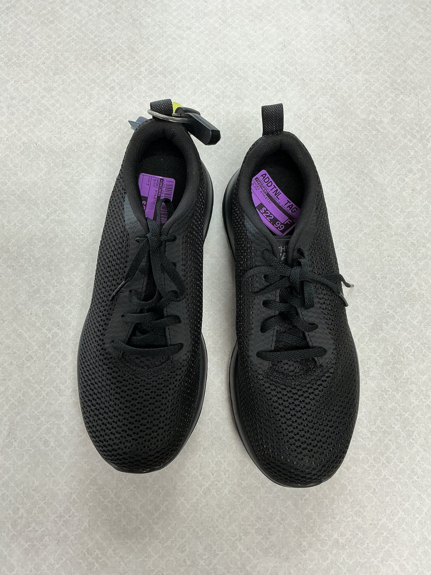 Shoes Athletic By Skechers In Black, Size:7