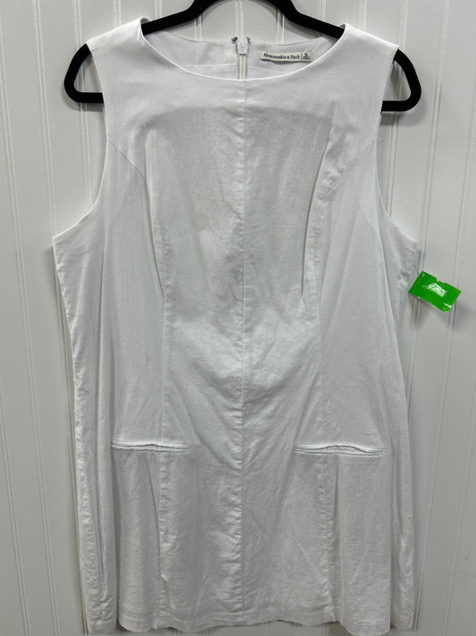 Dress Casual Short By Abercrombie And Fitch In White, Size:Xl