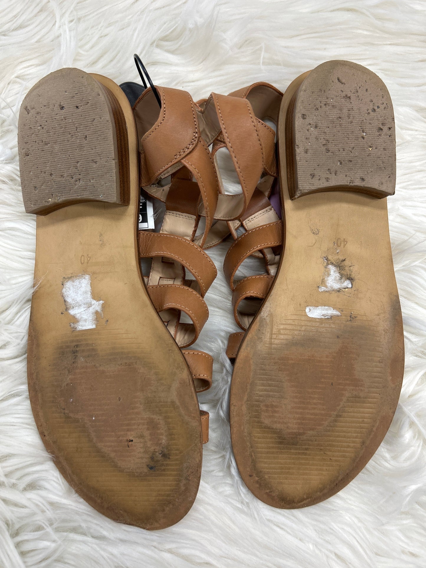 Sandals Flats By Pilcro In Brown, Size:9