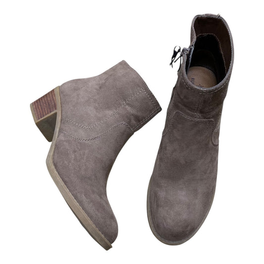 Boots Ankle Heels By Ruff Hewn In Brown, Size:9
