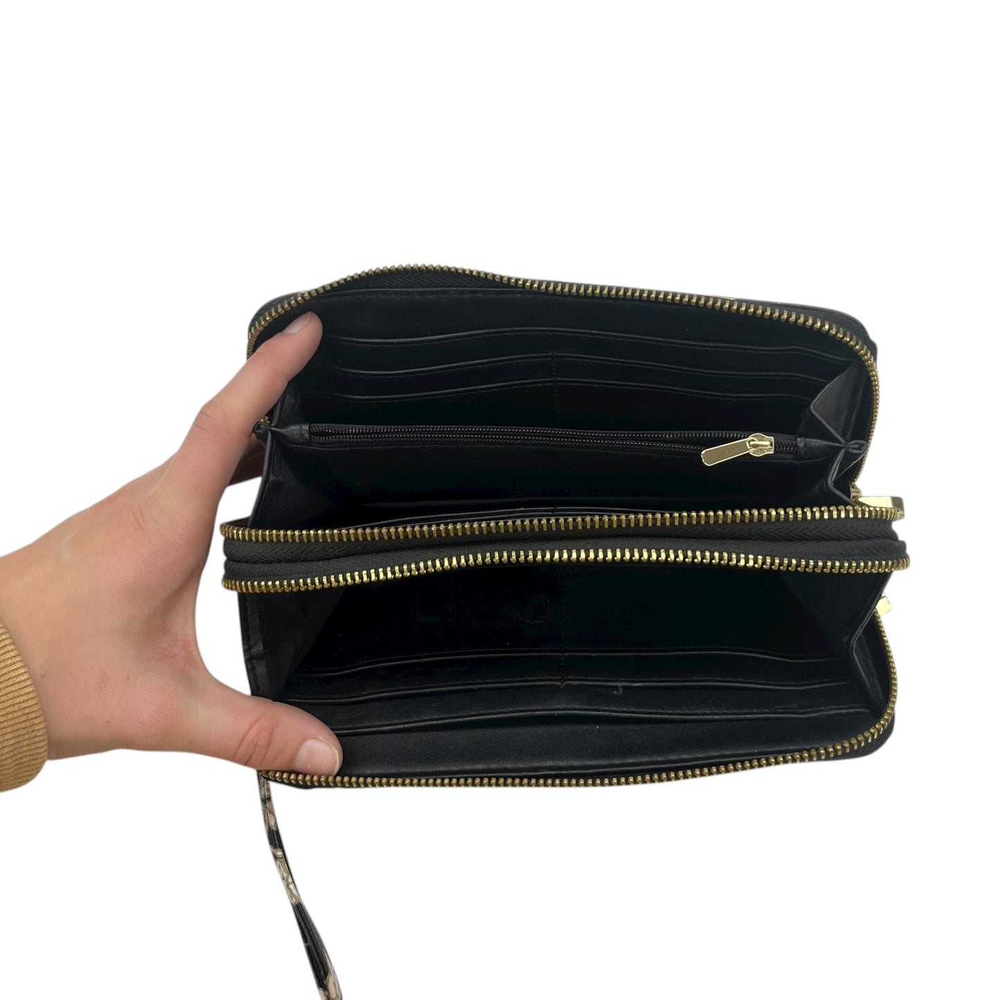 Wallet By Clothes Mentor In Black & Cream, Size:Large