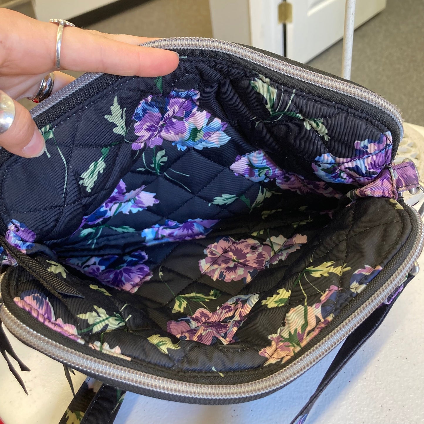 Crossbody By Vera Bradley In Floral Print, Size:Medium
