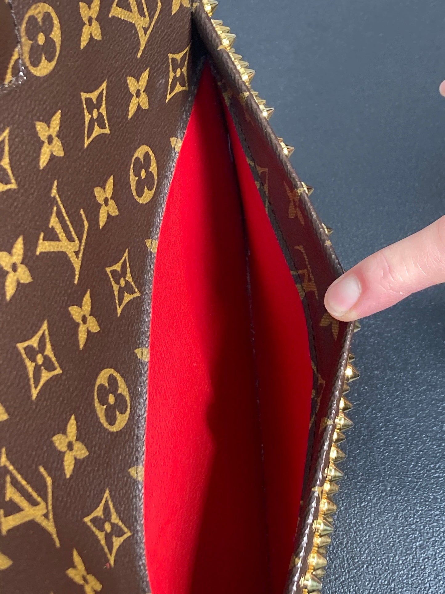 Handbag Luxury Designer By Louis Vuitton, Size: Large