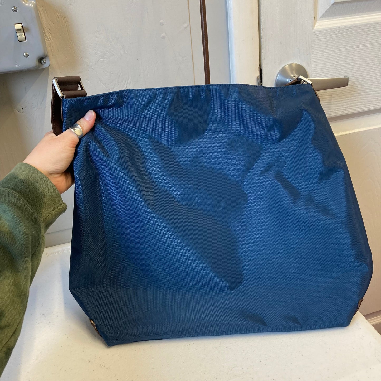 Handbag Designer By Tumi In Blue, Size:Large