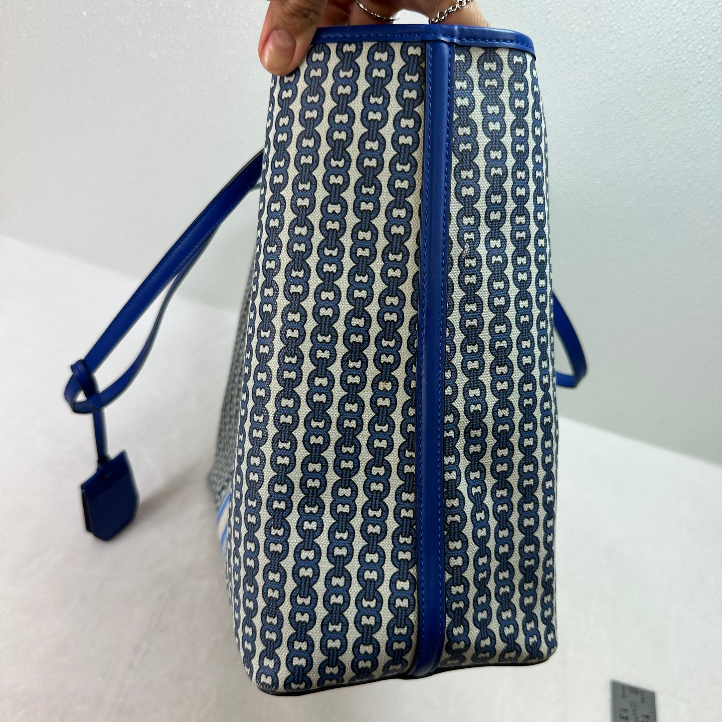 Handbag Designer By Tory Burch, Size: Medium