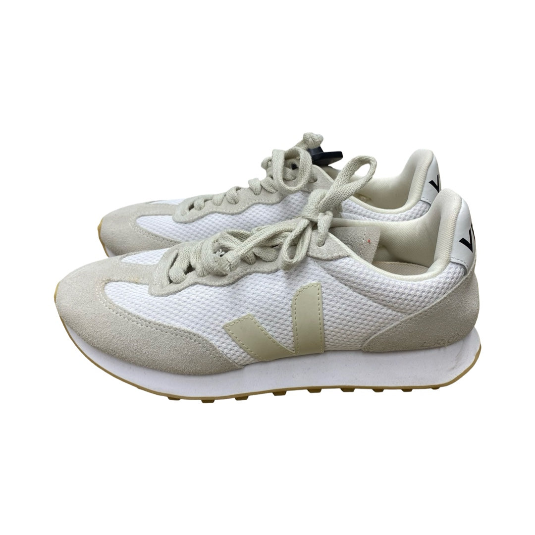 Shoes Sneakers By Veja In Cream & White, Size:6