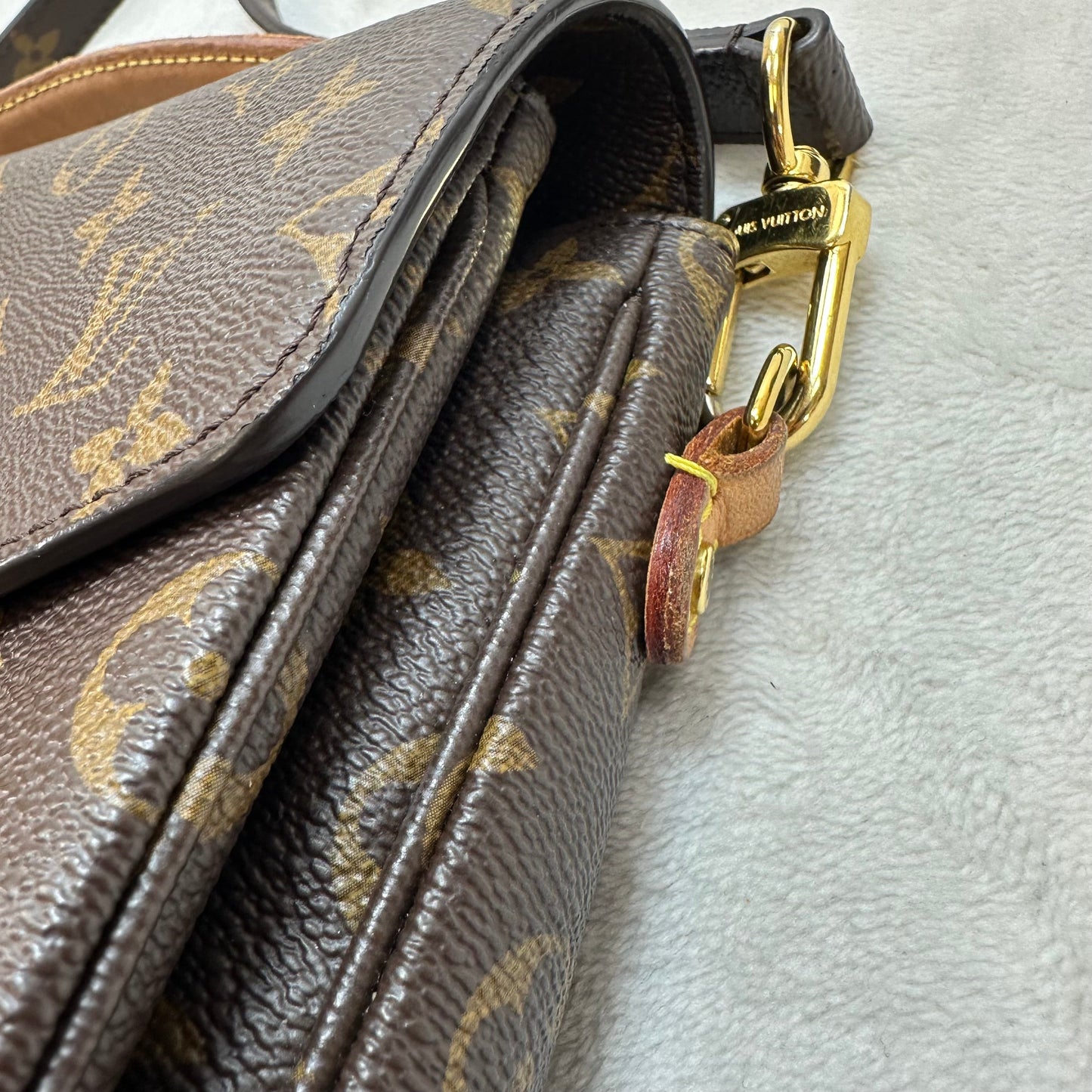 Pochette Métis Handbag Luxury Designer By Louis Vuitton, Size: Large