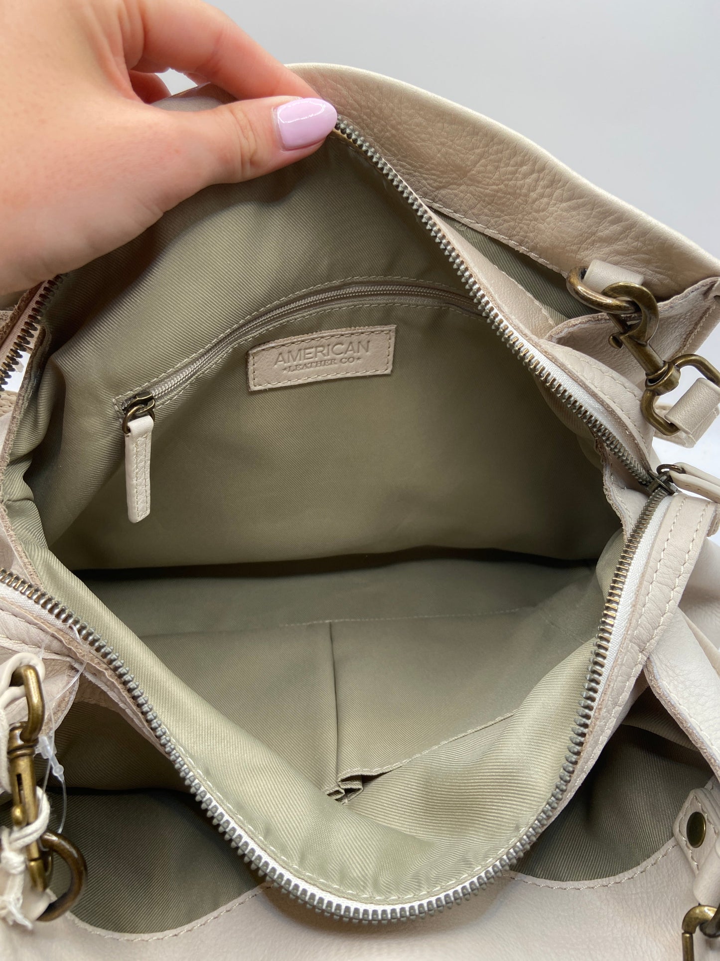 Handbag Leather By Clothes Mentor, Size: Medium