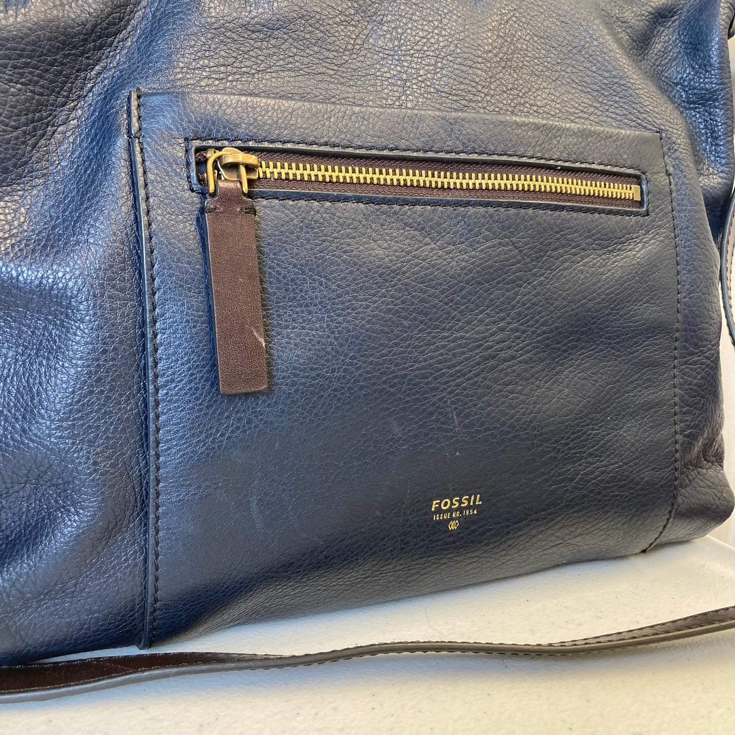 Handbag Leather By Fossil In Navy, Size:Medium
