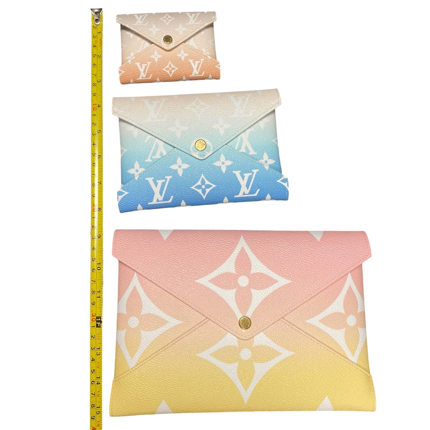 Clutch Luxury Designer By Louis Vuitton In Multi, Size:Medium