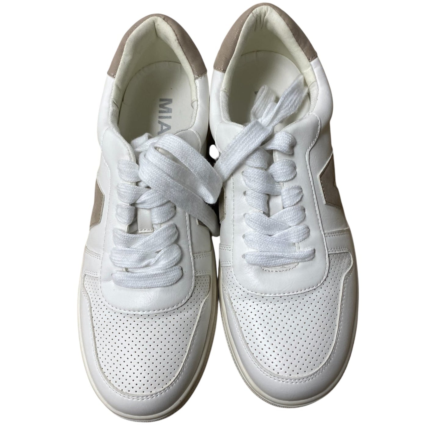 Shoes Sneakers By Mia In Cream, Size:9