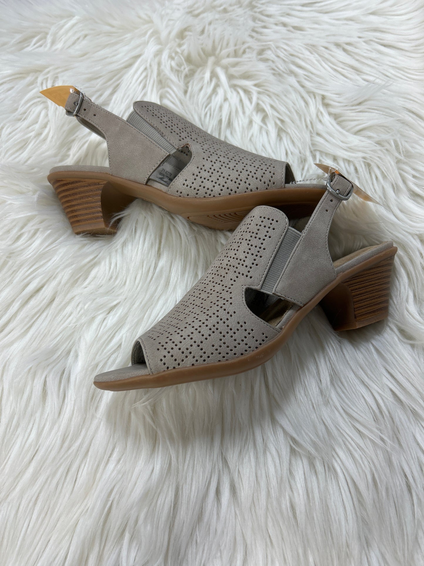 Sandals Heels Block By Easy Street In Taupe, Size:6