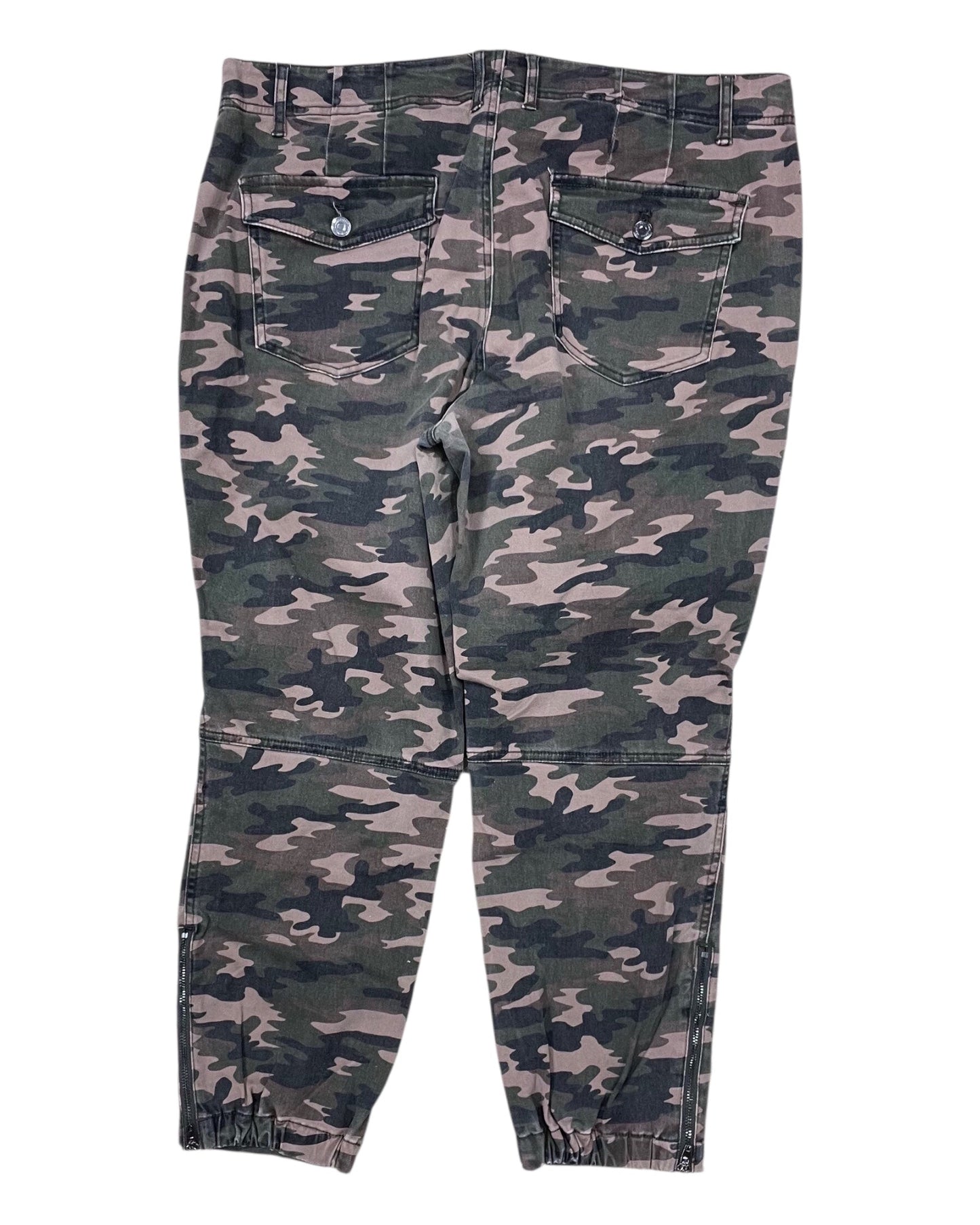 Pants Cropped By Clothes Mentor In Camouflage Print, Size:14