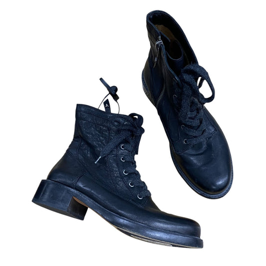 Boots Ankle Flats By Cmb In Black, Size:7.5