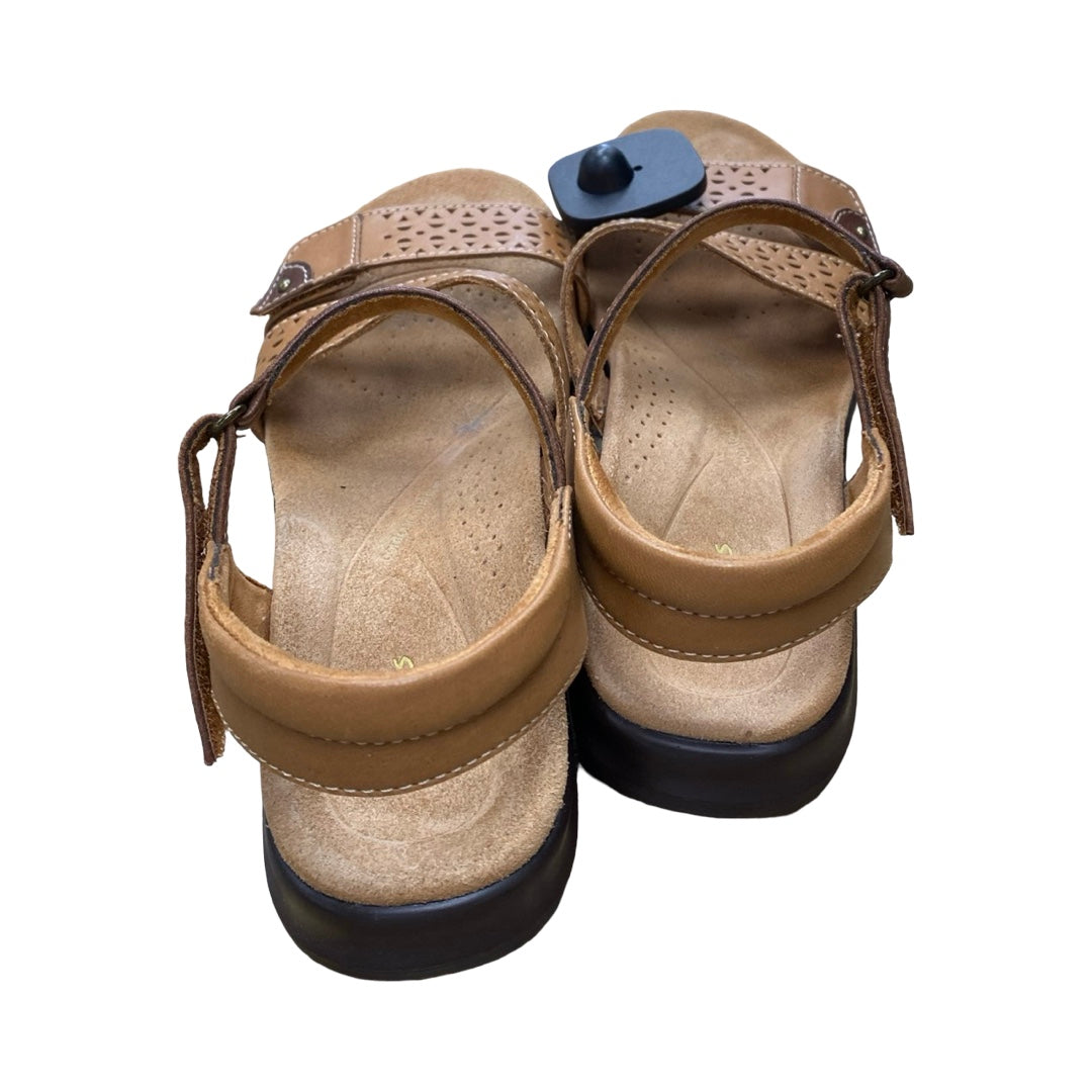 Sandals Flats By Clarks In Brown, Size:7.5