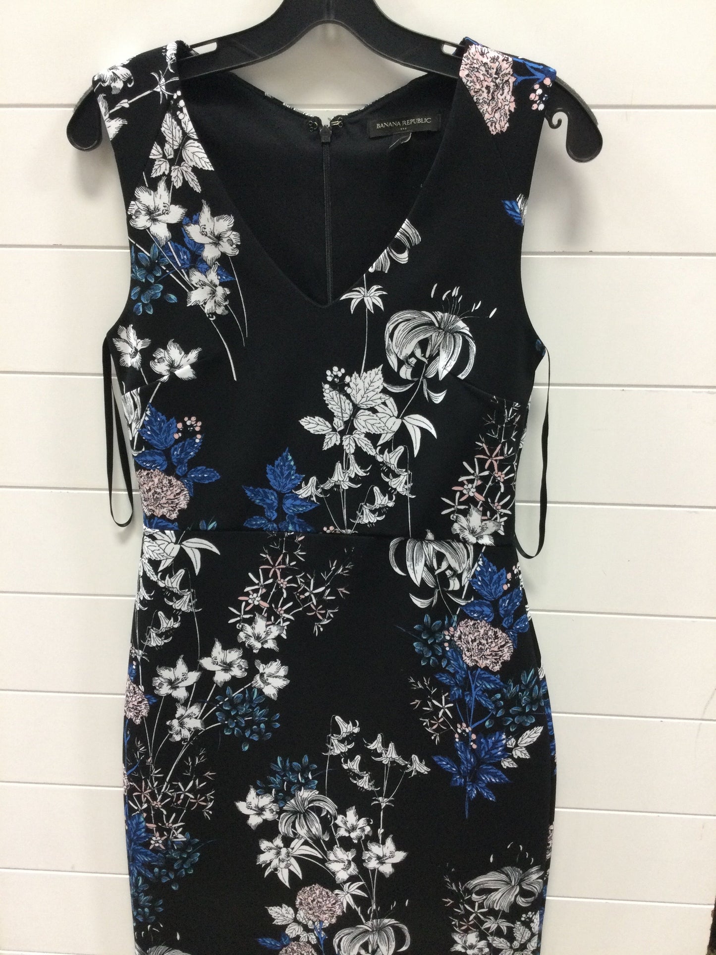Dress Casual Short By Banana Republic In Black & Blue, Size:2