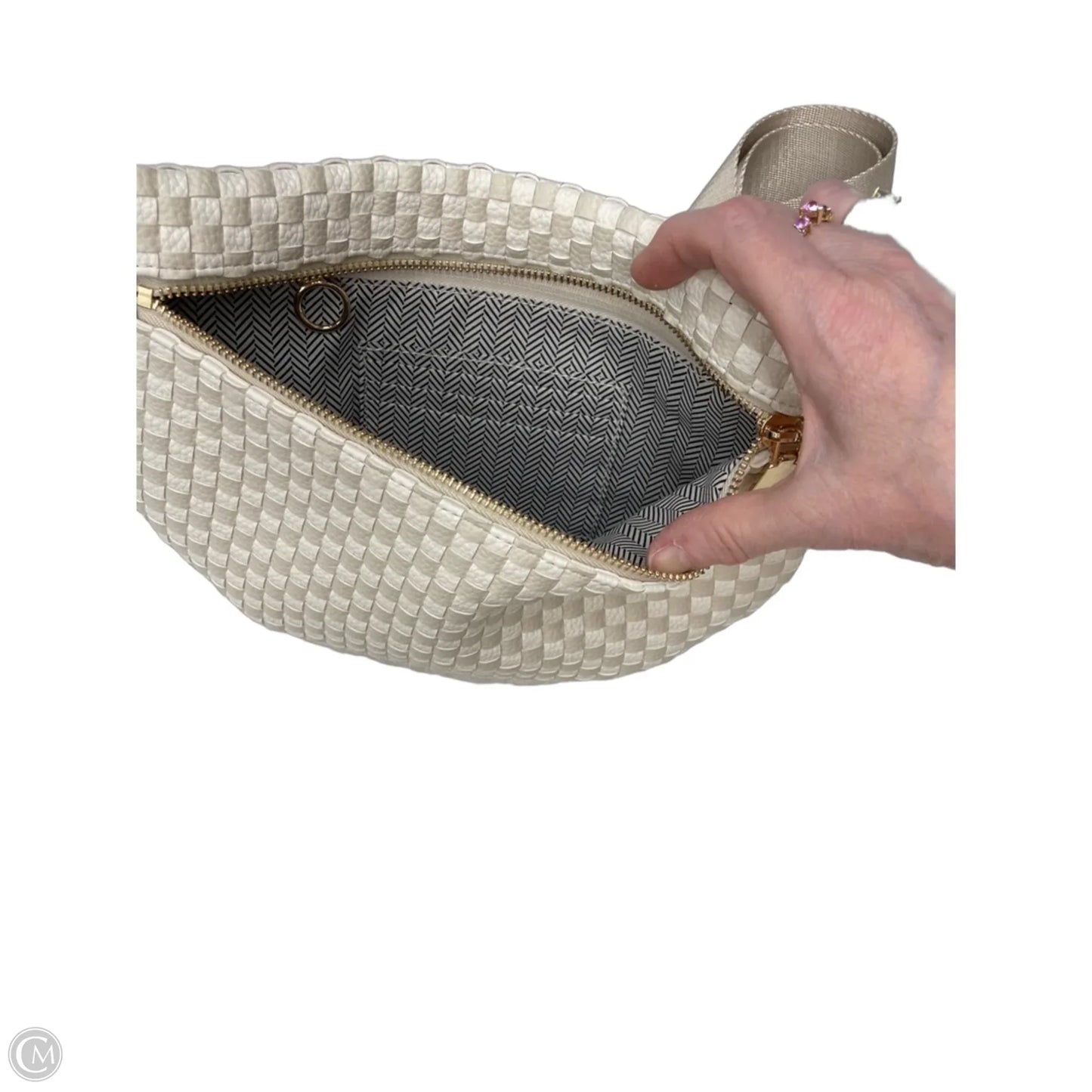 Crossbody By Clothes Mentor, Size: Medium
