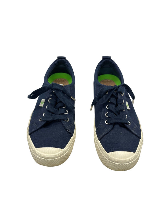 Navy Shoes Sneakers Cariuma, Size 7.5