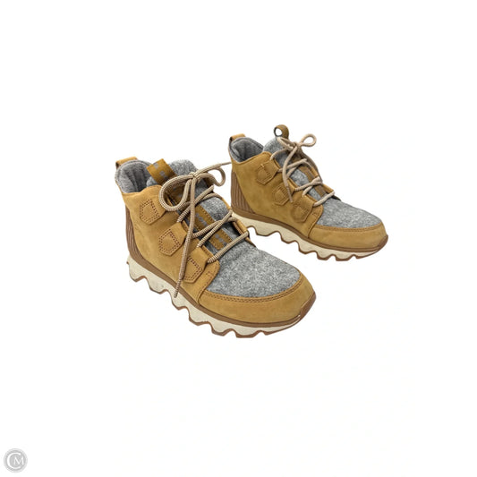 Shoes Sneakers By Sorel In Tan, Size: 6
