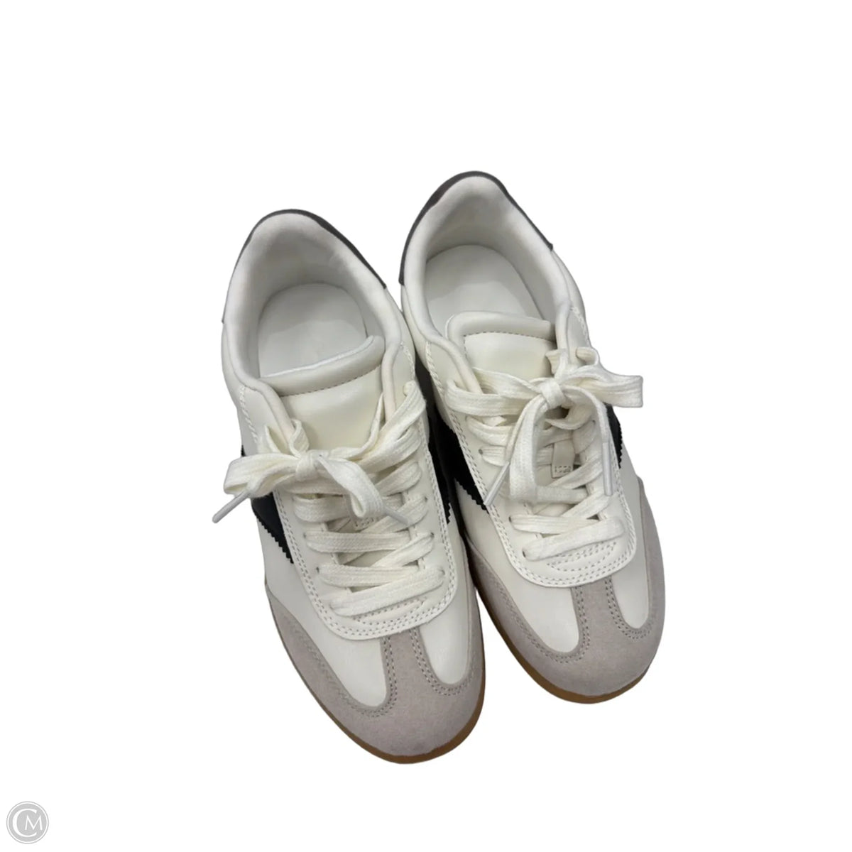 Shoes Sneakers By Universal Thread In Black & White, Size: 6.5