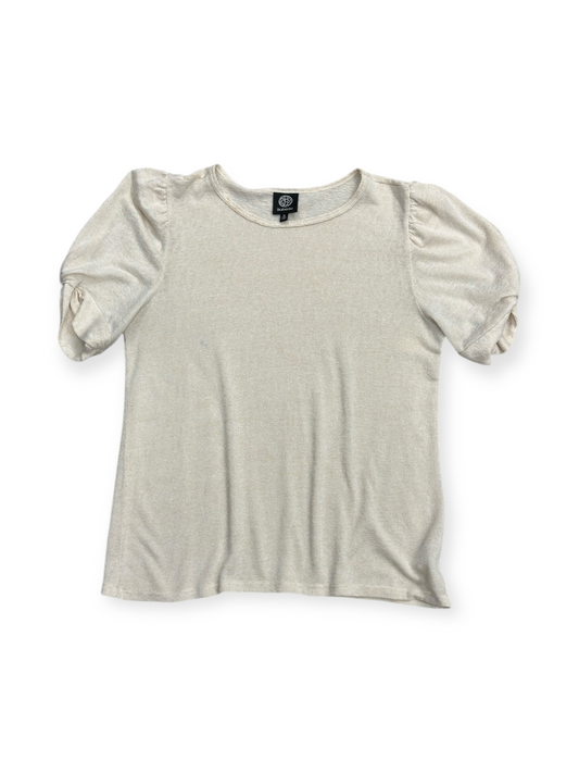 Top Short Sleeve By Bobeau In Cream, Size: M